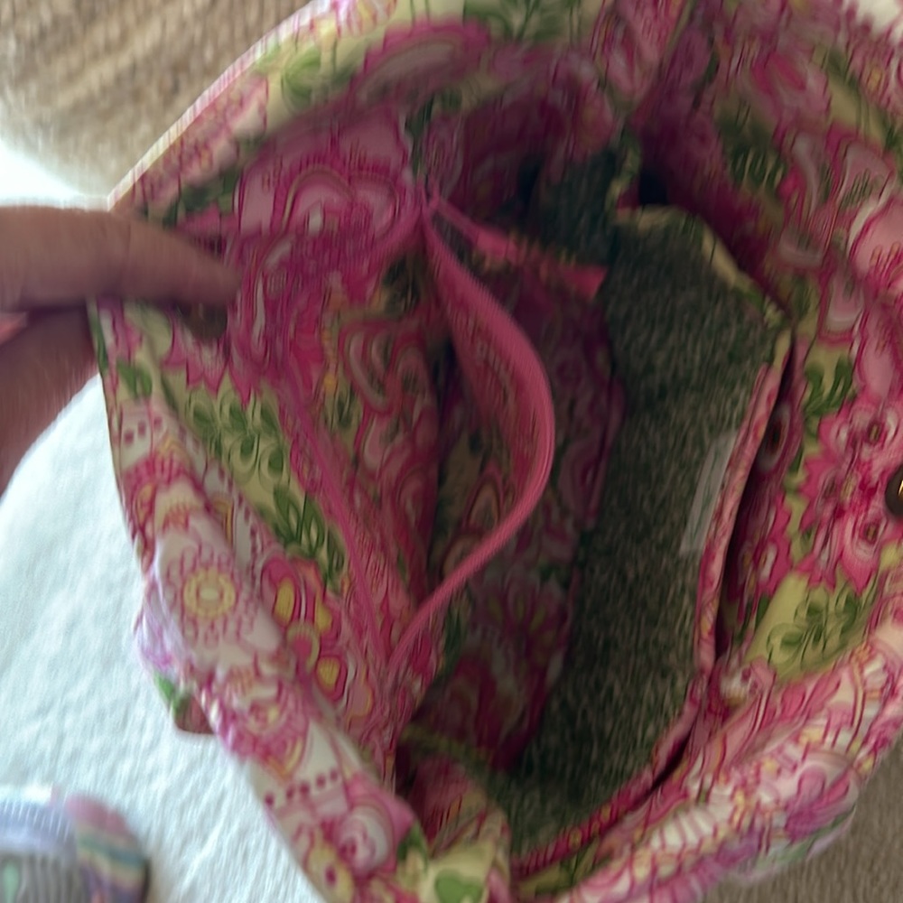 Vera Bradley handbag. Smoke free home. - Picture 2 of 3
